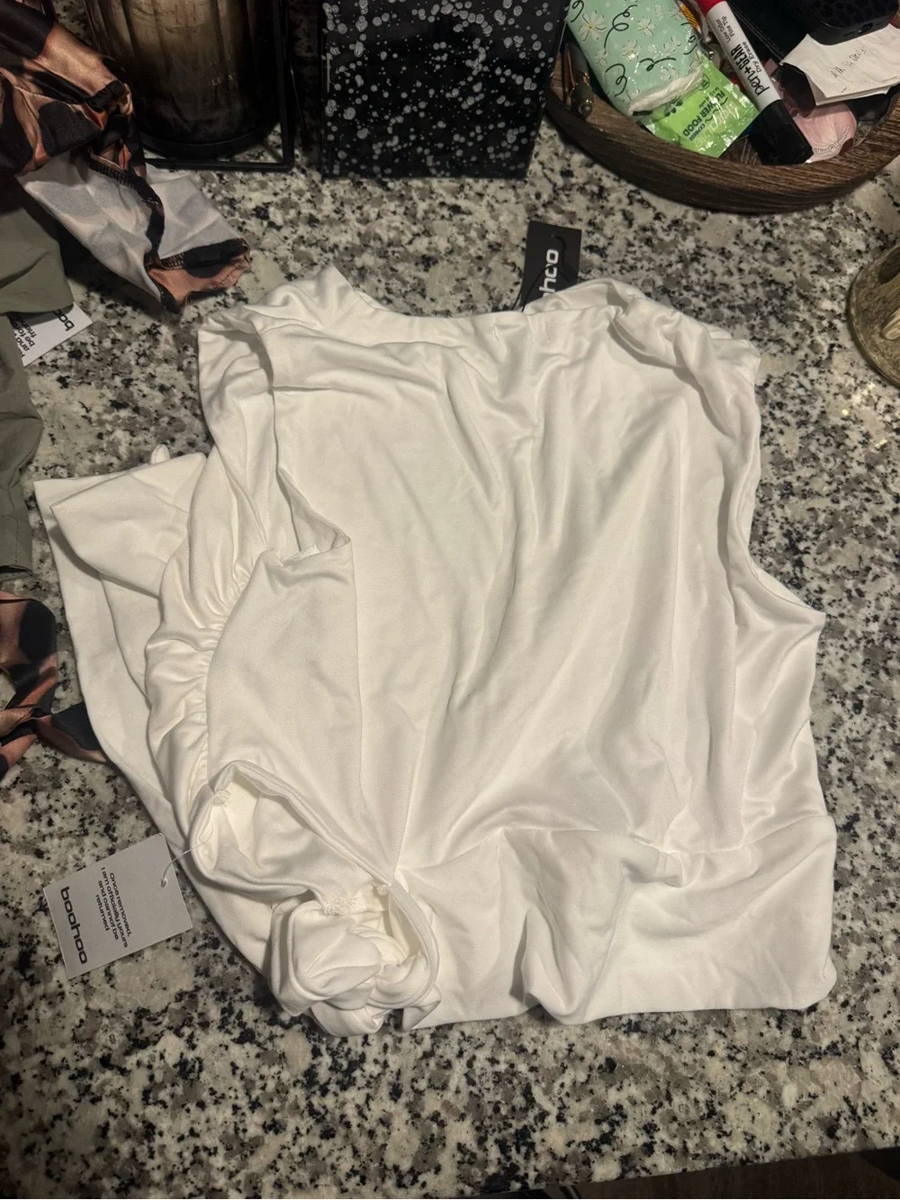 PrettyLittleThing White Tie-Front Sleeveless Crop Top